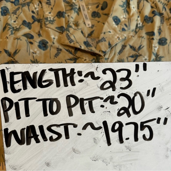 Kuhl Elsie Honeycomb Floral Button Down Tie Front Top Womens Size Medium - Picture 9 of 9